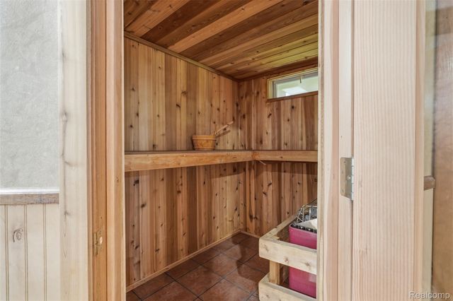 42739 Pond View Drive, Sterling Heights, MI 48314