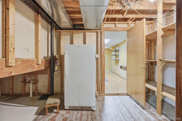 42739 Pond View Drive, Sterling Heights, MI 48314