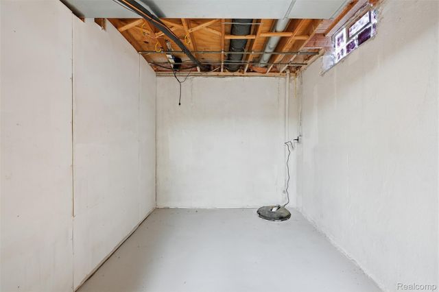 42739 Pond View Drive, Sterling Heights, MI 48314