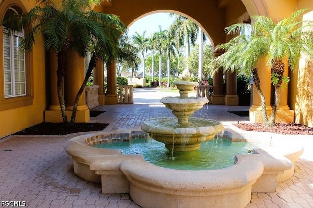 15605 Ocean Walk CIR 303, Fort Myers, FL 33908