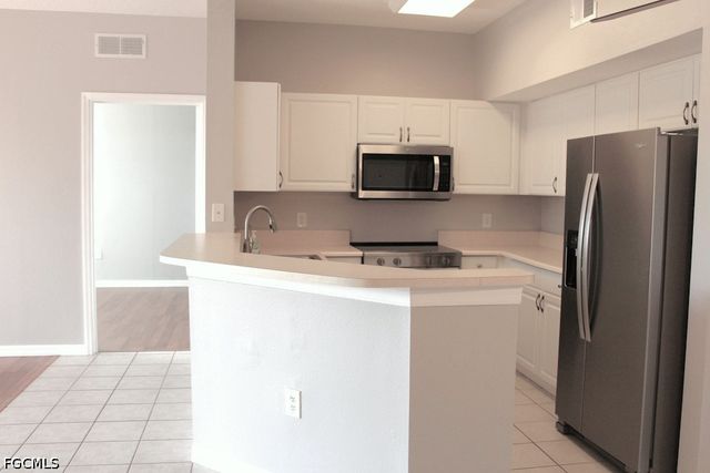 15605 Ocean Walk CIR 303, Fort Myers, FL 33908