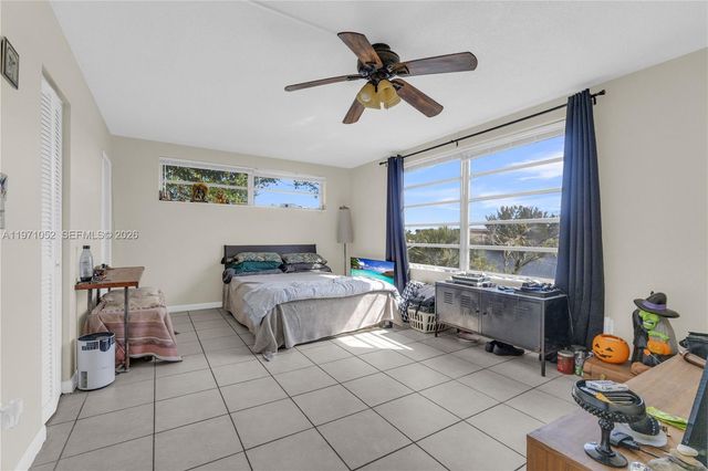 1302 NE 191st St A221, Miami, FL 33179