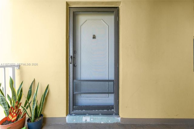 1302 NE 191st St A221, Miami, FL 33179