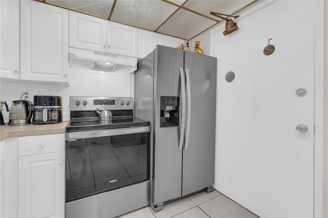 1302 NE 191st St A221, Miami, FL 33179