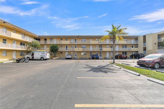 1302 NE 191st St A221, Miami, FL 33179