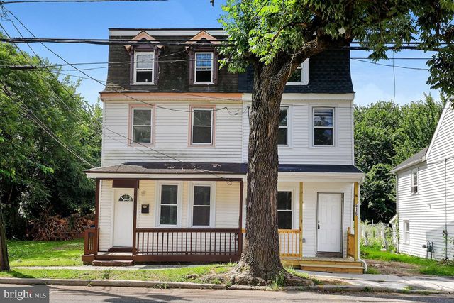 516 COLUMBUS RD, Burlington, NJ 08016