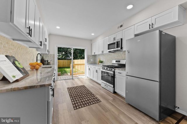 516 COLUMBUS RD, Burlington, NJ 08016