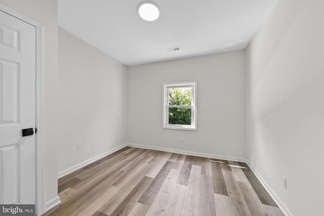 516 COLUMBUS RD, Burlington, NJ 08016