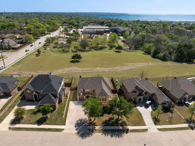 613 Southwestern Drive, Rockwall, TX 75087
