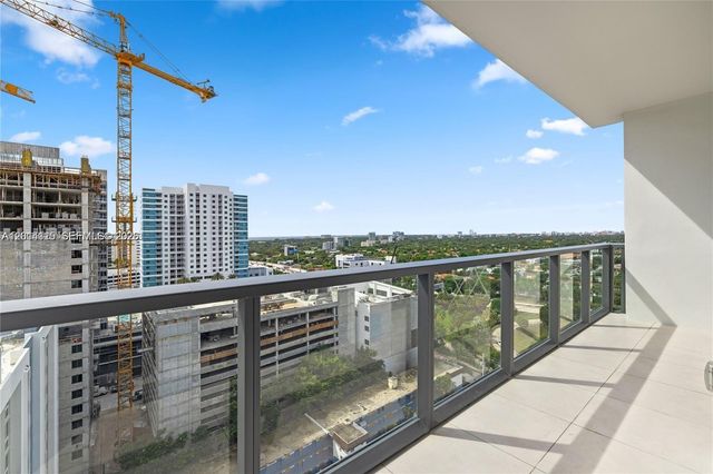 239 SW 9th St 1502, Miami, FL 33130