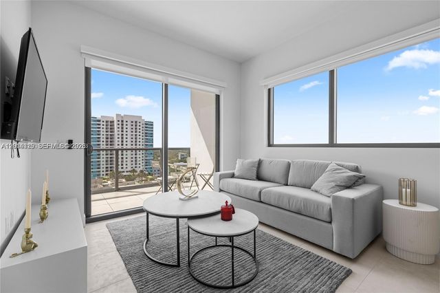 239 SW 9th St 1502, Miami, FL 33130