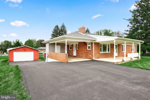 256 N MAIN ST, Manchester, PA 17345