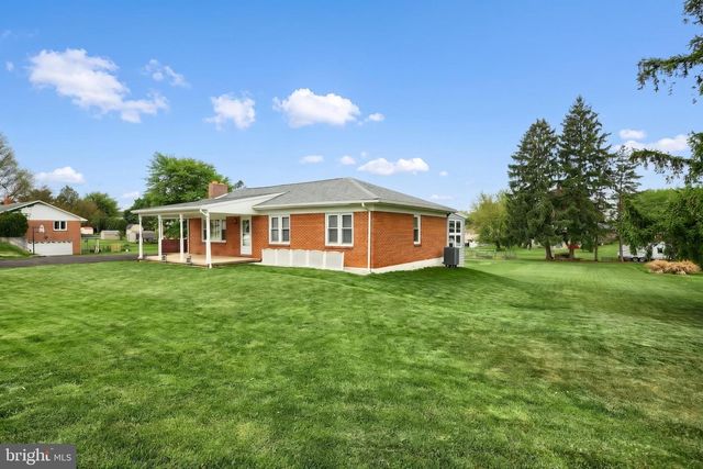 256 N MAIN ST, Manchester, PA 17345