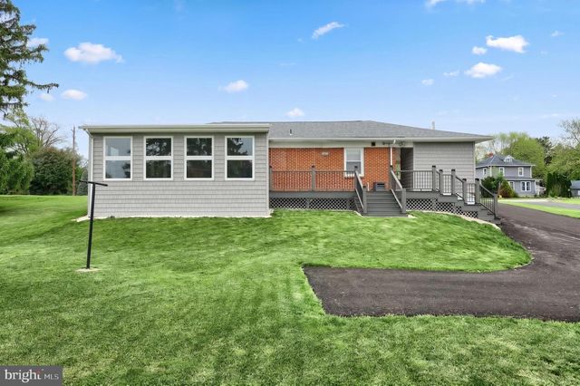 256 N MAIN ST, Manchester, PA 17345