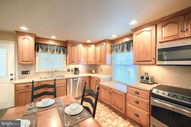 256 N MAIN ST, Manchester, PA 17345