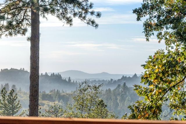 3128 Verde Robles Dr, Camino, CA 95709