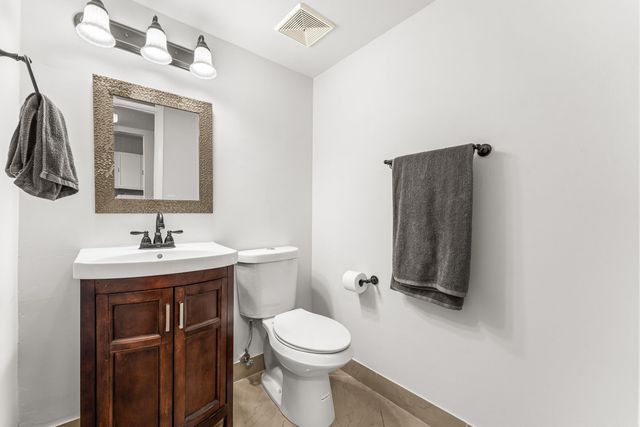 130 Lake Meryl Drive 228, West Palm Beach, FL 33411