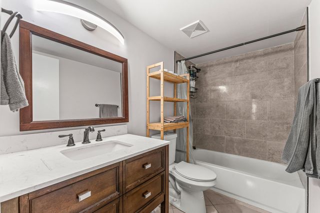 130 Lake Meryl Drive 228, West Palm Beach, FL 33411