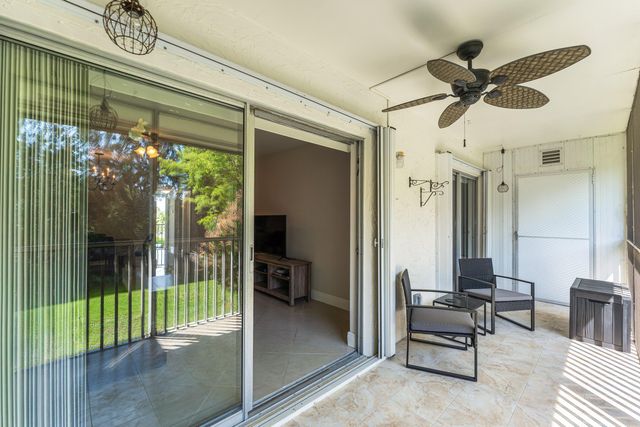 130 Lake Meryl Drive 228, West Palm Beach, FL 33411