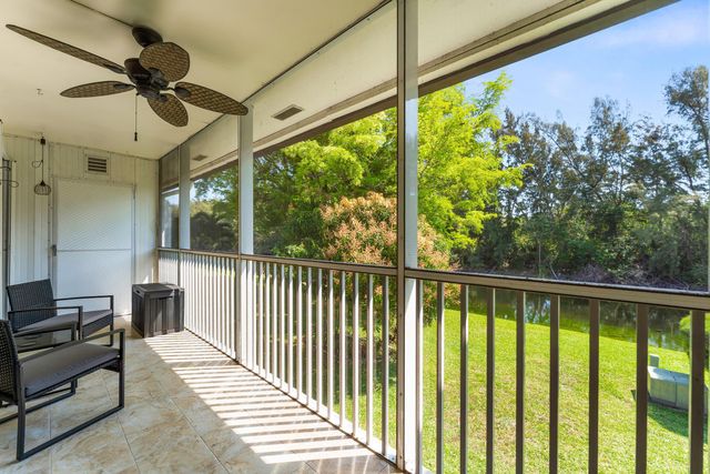 130 Lake Meryl Drive 228, West Palm Beach, FL 33411