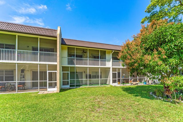 130 Lake Meryl Drive 228, West Palm Beach, FL 33411