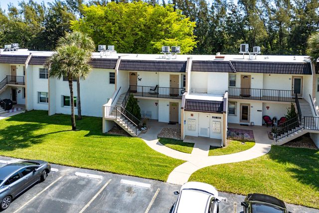 130 Lake Meryl Drive 228, West Palm Beach, FL 33411