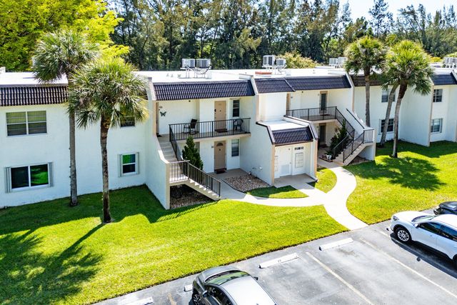 130 Lake Meryl Drive 228, West Palm Beach, FL 33411