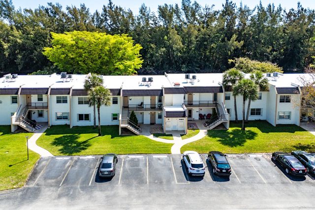 130 Lake Meryl Drive 228, West Palm Beach, FL 33411