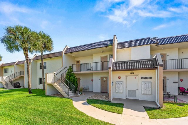 130 Lake Meryl Drive 228, West Palm Beach, FL 33411
