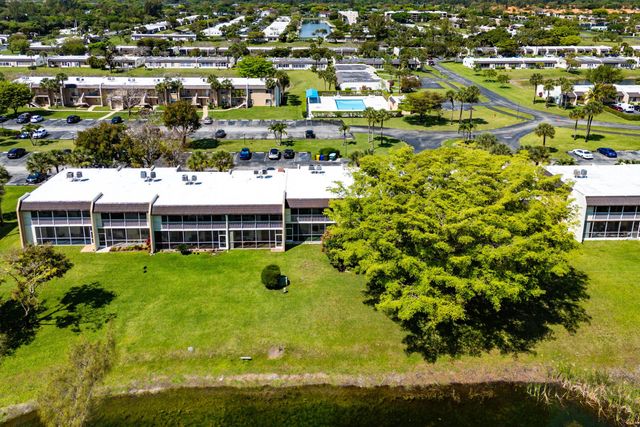 130 Lake Meryl Drive 228, West Palm Beach, FL 33411