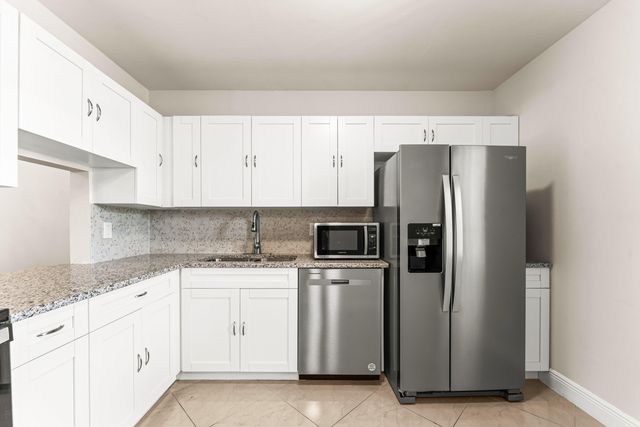 130 Lake Meryl Drive 228, West Palm Beach, FL 33411