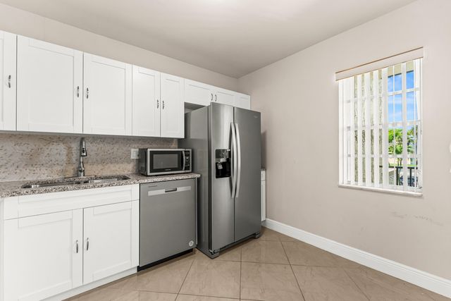 130 Lake Meryl Drive 228, West Palm Beach, FL 33411