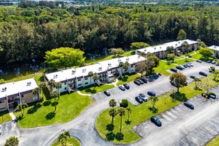 130 Lake Meryl Drive 228, West Palm Beach, FL 33411