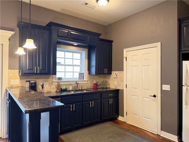 551 N Tennyson Lane, Fayetteville, AR 72704