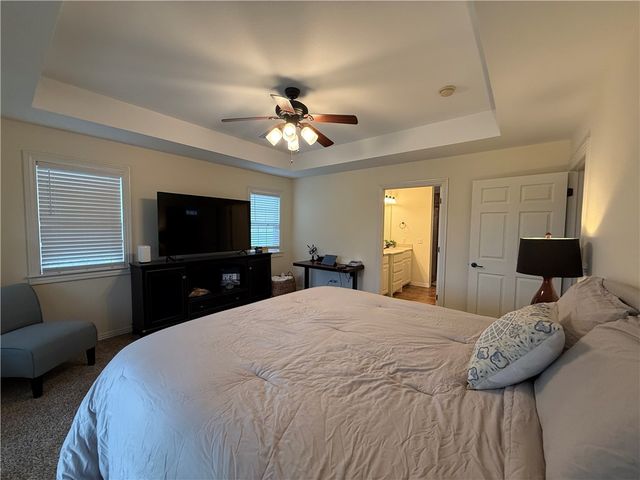 551 N Tennyson Lane, Fayetteville, AR 72704