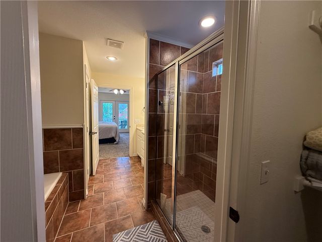551 N Tennyson Lane, Fayetteville, AR 72704