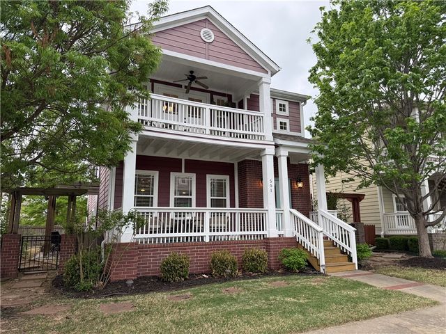 551 N Tennyson Lane, Fayetteville, AR 72704