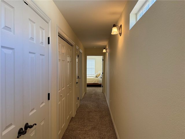 551 N Tennyson Lane, Fayetteville, AR 72704