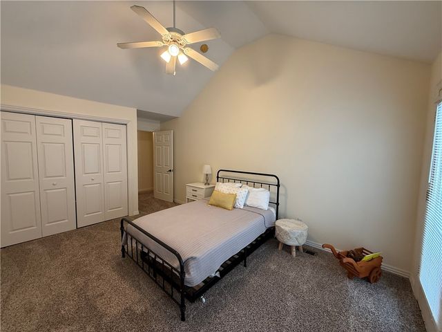 551 N Tennyson Lane, Fayetteville, AR 72704
