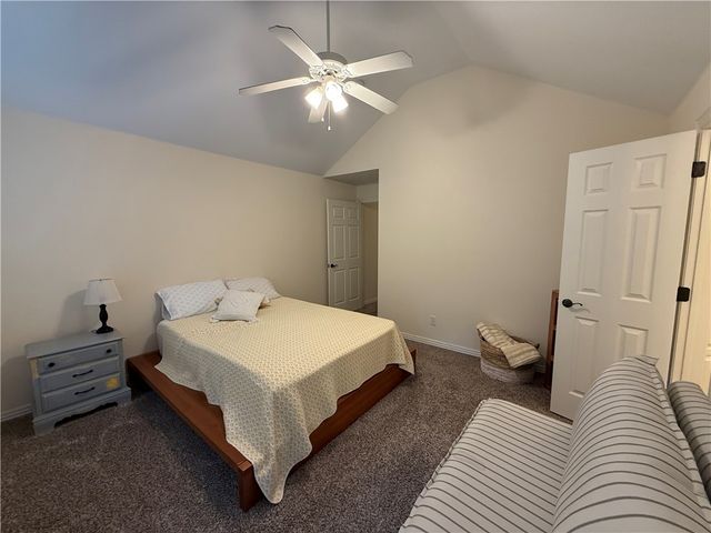 551 N Tennyson Lane, Fayetteville, AR 72704