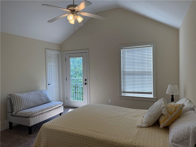 551 N Tennyson Lane, Fayetteville, AR 72704
