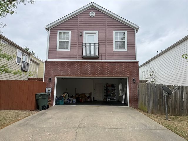 551 N Tennyson Lane, Fayetteville, AR 72704
