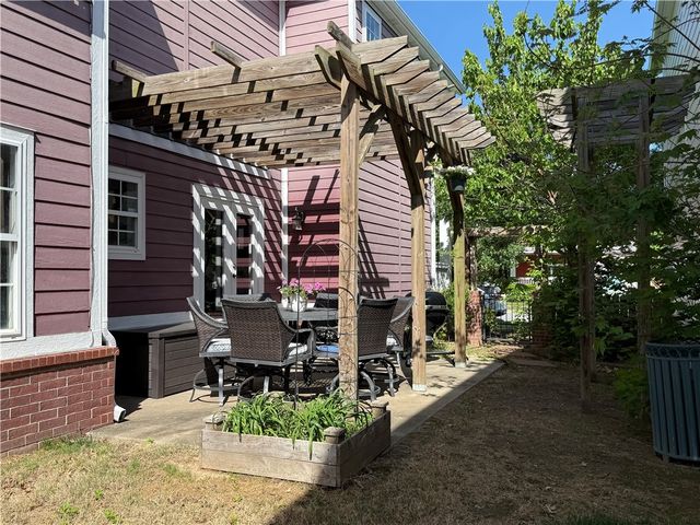 551 N Tennyson Lane, Fayetteville, AR 72704