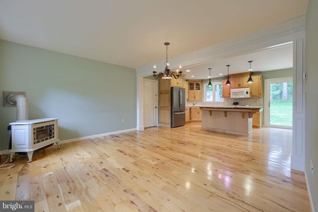 303 PARKWOOD DR, Lancaster, PA 17603