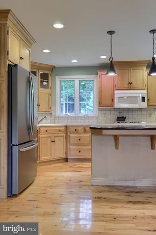 303 PARKWOOD DR, Lancaster, PA 17603
