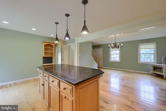 303 PARKWOOD DR, Lancaster, PA 17603