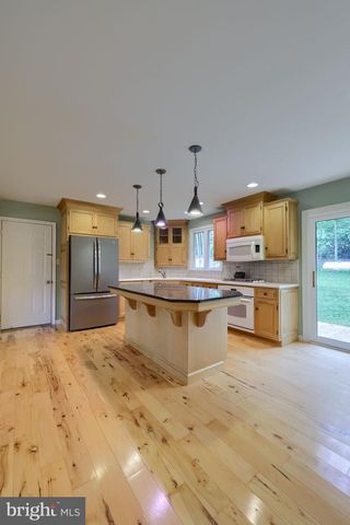 303 PARKWOOD DR, Lancaster, PA 17603