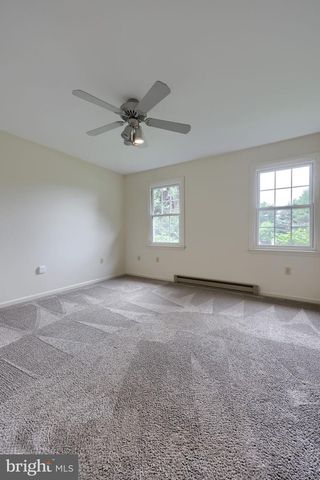 303 PARKWOOD DR, Lancaster, PA 17603