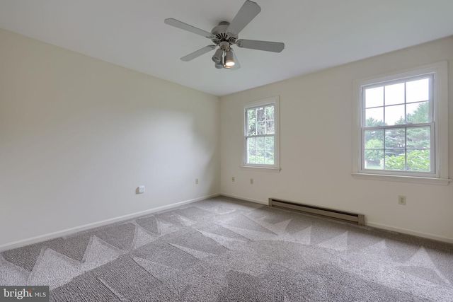 303 PARKWOOD DR, Lancaster, PA 17603