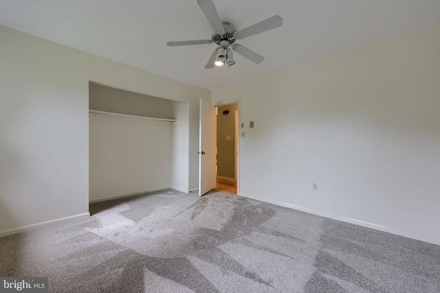 303 PARKWOOD DR, Lancaster, PA 17603